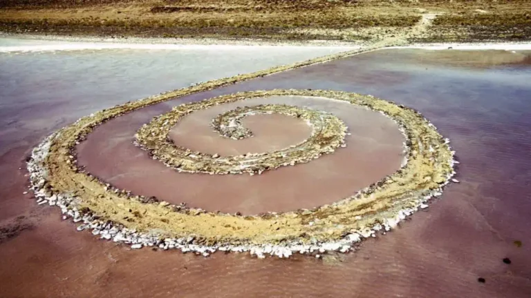 Spiral Jetty de Robert Smithson au Grand Lac Salé