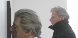 Jan Favre et ses colombes ont envahi le Louvre
