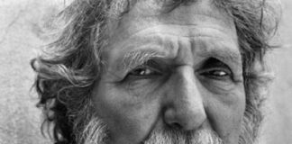 Rencontres d’Arles : une exposition en hommage à Louis Stettner, photographe américain amoureux de la France Portrait en gros plan de Louis Stettner, en noir et blanc, pris en 2007 par Janet Iffland-Stettner.