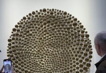 Art Basel Paris 2025 : les influenceurs mode redessinent le visage du public de l’art