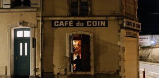 Le bistrot, cœur battant de la sociabilité française