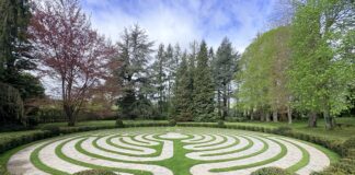 Château de Boutemont : un labyrinthe de méditation au cœur des jardins normands
