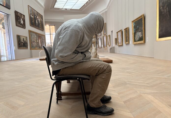 Mark Jenkins - Sculpture "Seated Mole (2016)