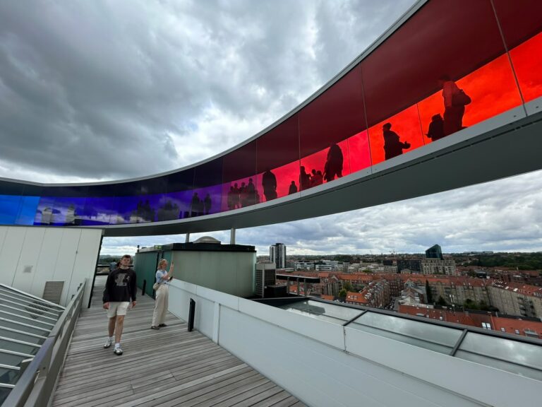 ARoS Museum : comment « Your rainbow panorama » d&rsquo;Olafur Eliasson est devenu une icône