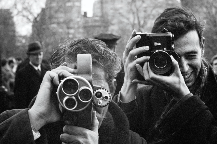 Paul McCartney. Photographes à Central Park. New York, février 1964 © 1964 Paul McCartney sous licence exclusive de MPL Archive LLP
