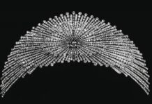 Diadème exceptionnel de la princesse Youssoupov démantelé par les bolchéviques au lendemain de la Révolution russe, signé Chaumet.