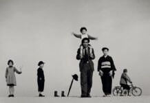 Shōji Ueda, "Papa, maman et les enfants" (1949) - Courtesy Wilson Centre for Photography